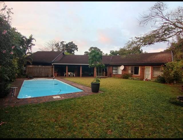 4 BEDROOM HOUSE FOR SALE IN MEER EN SEE